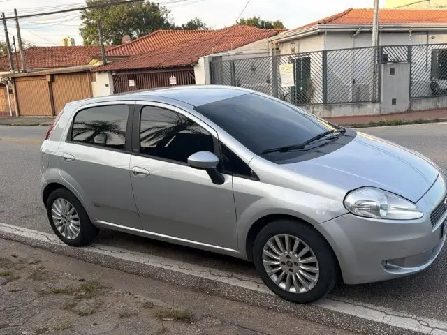 Carro Fiat Punto 2010 ELX 1.4 (Flex)