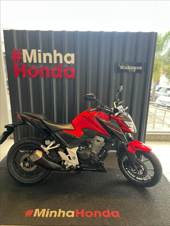 Moto Honda CB 300F Twister 2023 (CBS)