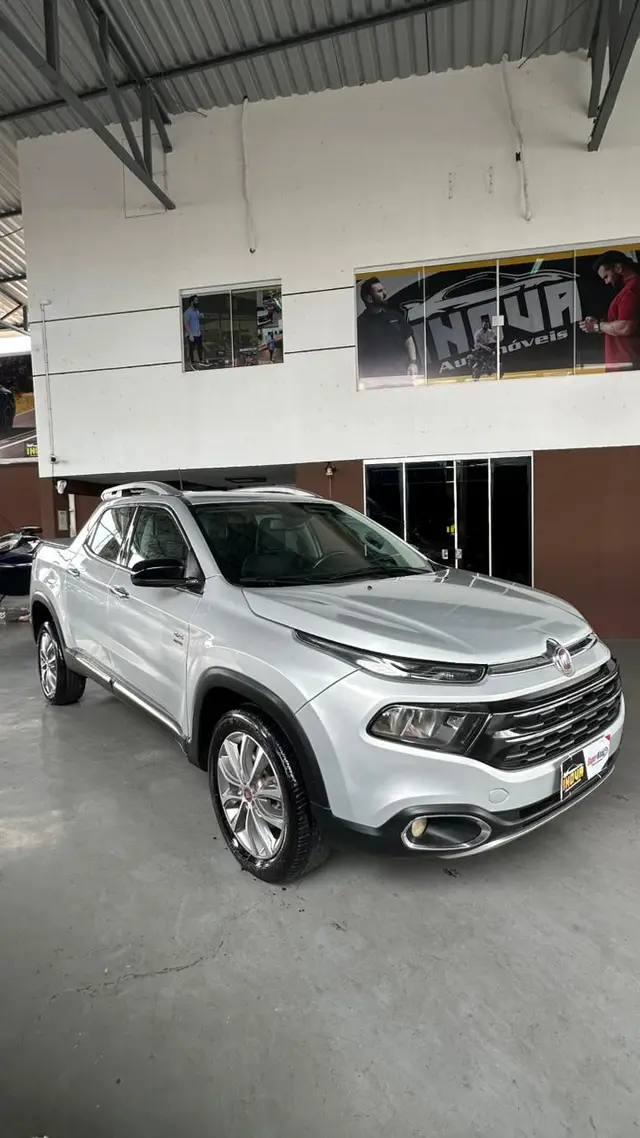 Carro Fiat Toro 2019 Volcano 2.0 diesel AT9 4x4