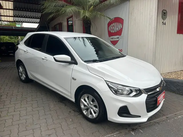 Carro Chevrolet Onix 2023 LT 1.0