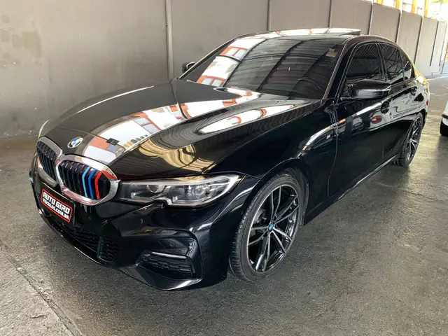 Carro BMW 320i 2022 M Sport 2.0 Turbo (Aut)