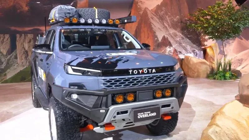 Toyota Hilux 2026 aparece com visual renovado e versões radicais off-road