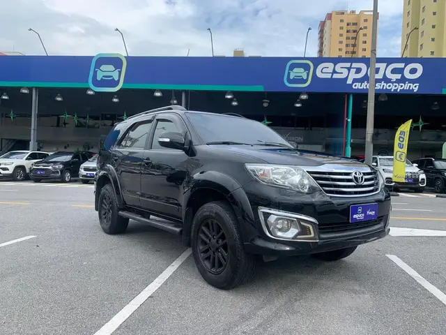 Carro Toyota Hilux SW4 2014 2.7 4x2 SR