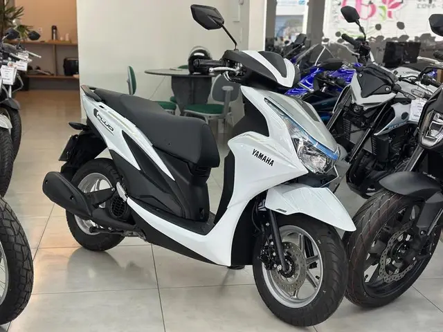 Moto Yamaha Fluo 2026 Hybrid Connected