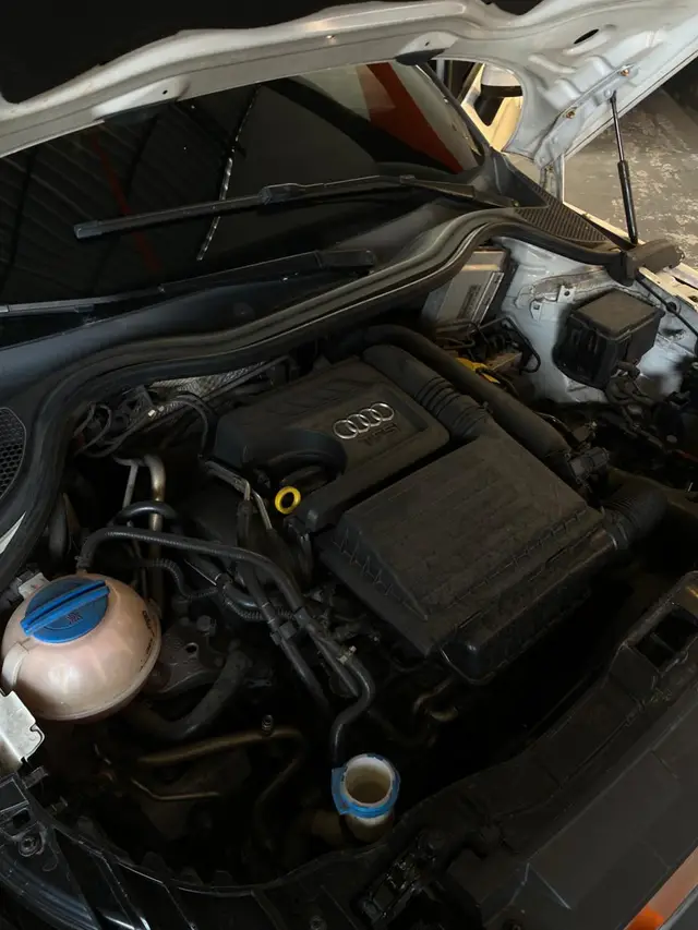 Carro Audi A1 2016 1.4 TFSI Sportback Attraction S Tronic