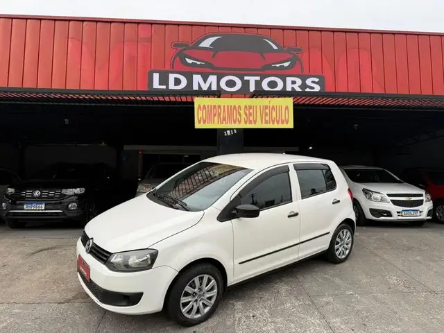 Carro Volkswagen Fox 2014 1.0 TEC (Flex) 2p
