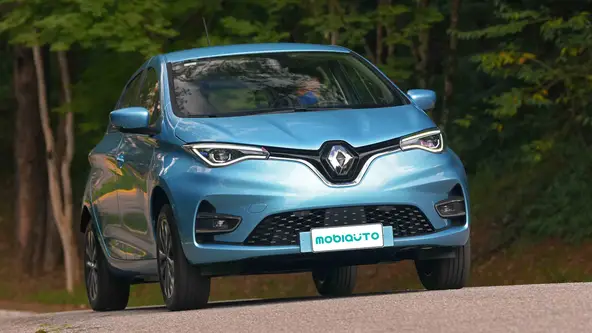 Renault Zoe E-Tech é todo certinho: não emite poluentes e até o tecido usado internamente é reciclado. Mas ter um custa até R$ 220.000 ou R$ 3.890 em plano mensal de assinatura