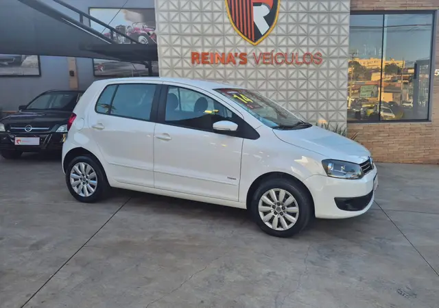 Carro Volkswagen Fox 2014 1.6 VHT (Flex)