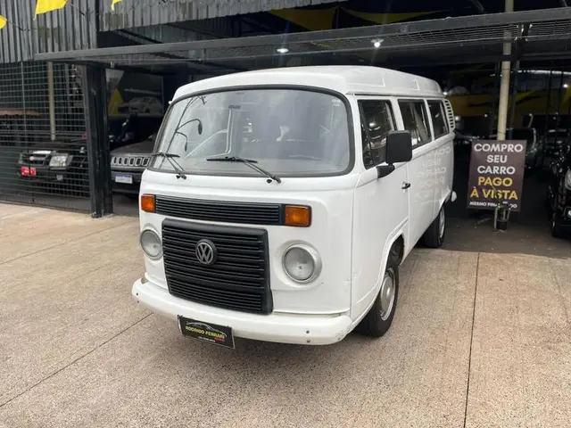Carro Volkswagen Kombi 2011 Lotação 1.4 (Flex)