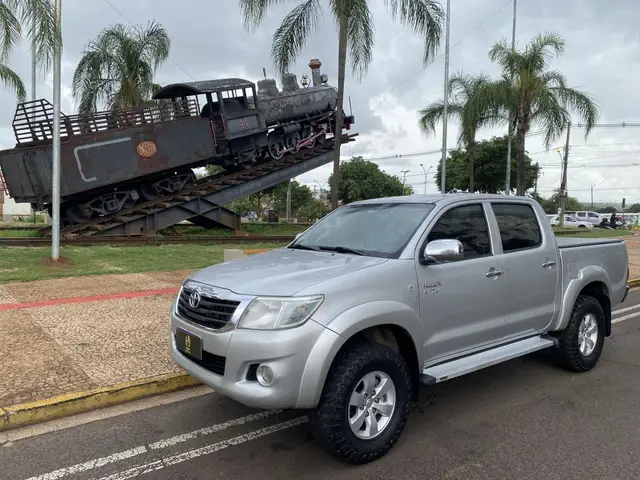 Carro Toyota Hilux Cabine Dupla 2012 Hilux 2.7 SR CD 4x2 (Flex) (Aut)