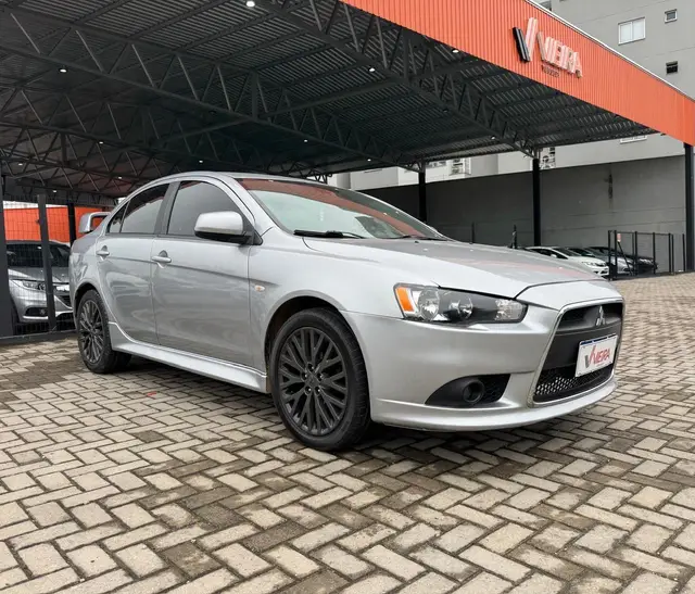 Carro Mitsubishi Lancer 2015 2.0 16V