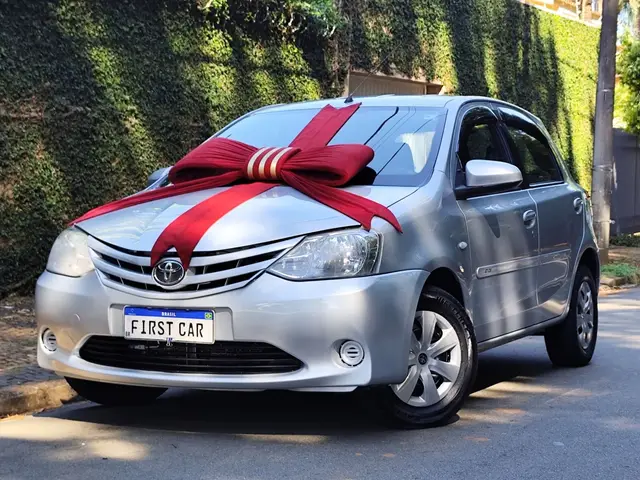 Carro Toyota Etios Sedan 2014 XS 1.5 (Flex)