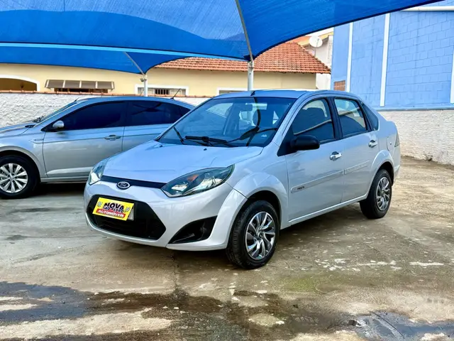 Carro Ford Fiesta Sedan 2011 1.6 (Flex)