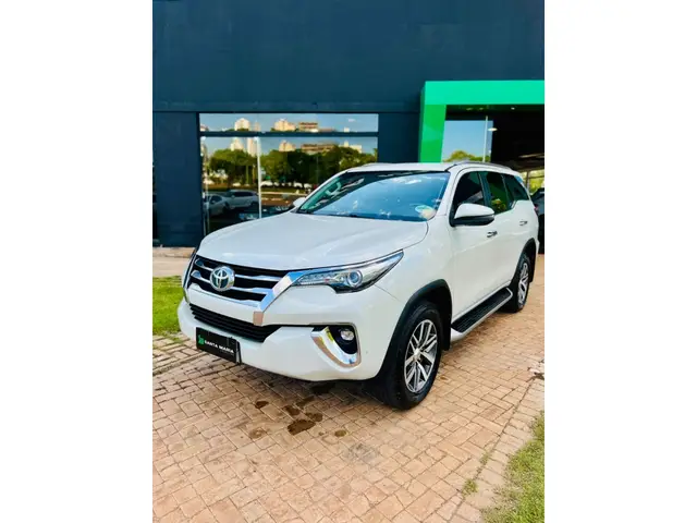 Carro Toyota SW4 2019 2.8 TDI SRX 5L 4x4 (Aut)