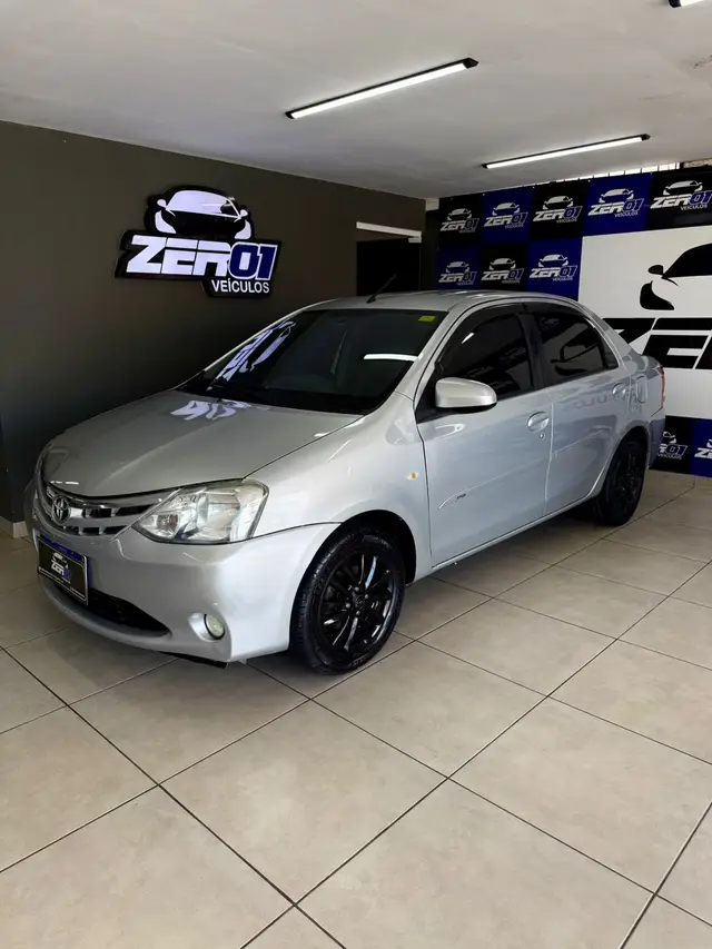 Carro Toyota Etios Sedan 2014 XLS 1.5 (Flex)