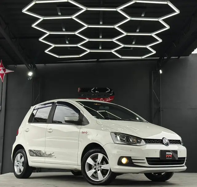 Carro Volkswagen Fox 2016 1.6 MSI Rock in Rio (Flex)