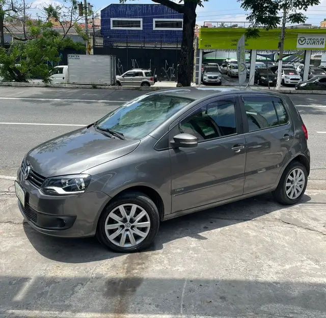 Carro Volkswagen Fox 2013 1.0 TEC (Flex) 2p