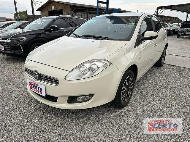 Carro Fiat Bravo 2014 Essence 1.8 E.torQ Dualogic (Flex)