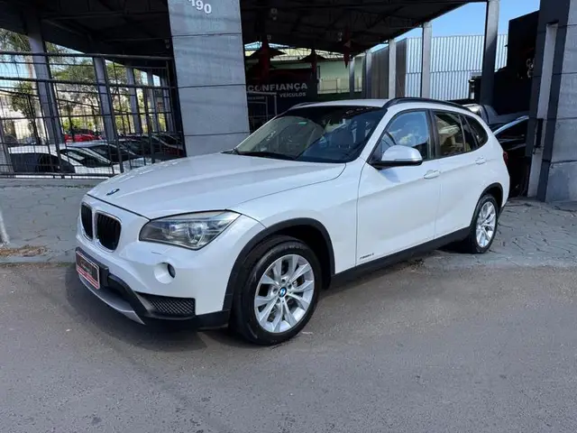 Carro BMW X1 2014 2.0 sDrive18i Top (aut)