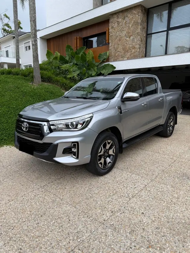 Carro Toyota Hilux Cabine Dupla 2019 Hilux 2.8 TDI CD SRX 50th 4x4 (Aut)