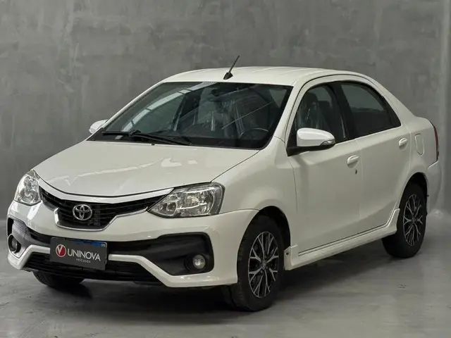 Carro Toyota Etios 2018 Platinum 1.5 (Aut) (Flex)