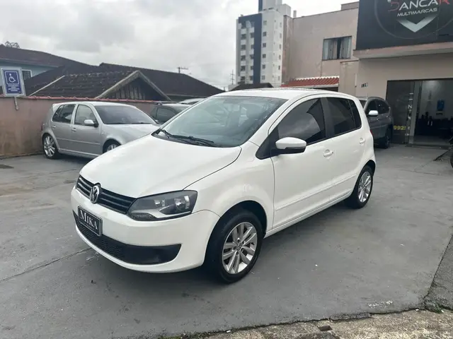 Carro Volkswagen Fox 2013 1.0 TEC (Flex) 4p