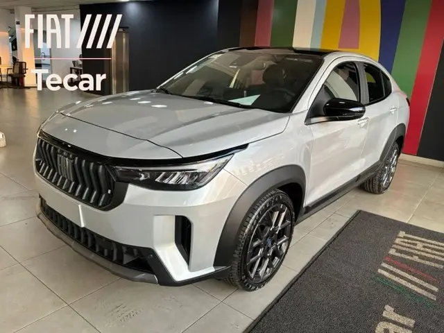 Carro Fiat Fastback 2026 Turbo 200
