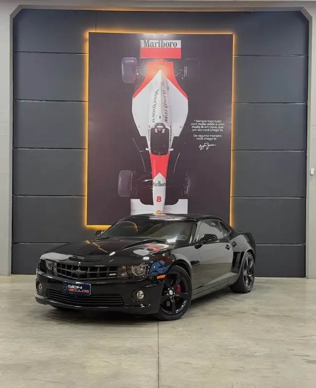 Carro Chevrolet Camaro 2011 SS 6.2