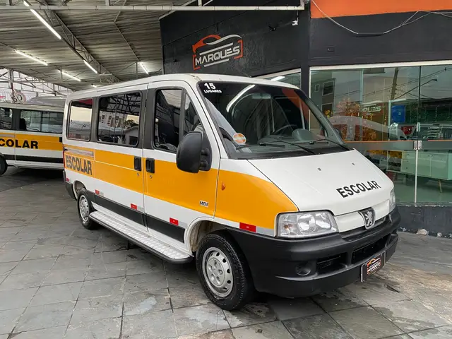 Carro Peugeot Boxer 2015 2.3 HDI 330 15 Lugares