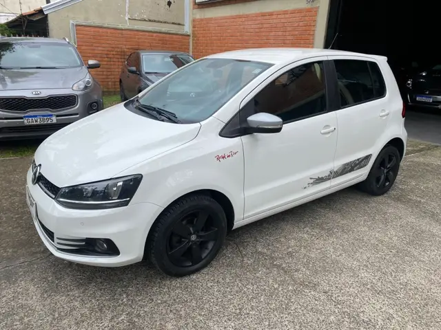 Carro Volkswagen Fox 2016 1.6 MSI Rock in Rio (Flex)