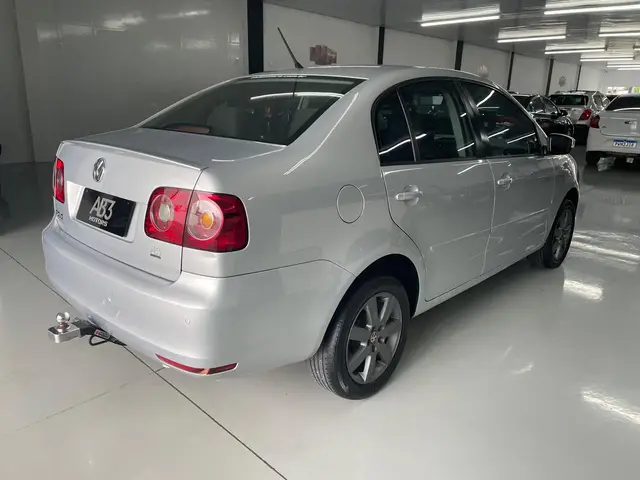 Carro Volkswagen Polo Sedan 2013 1.6 8V (Flex)