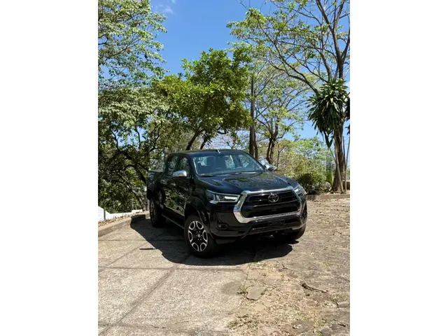 Carro Toyota Hilux Cabine Dupla 2025 SRX 4x4 2.8 Diesel