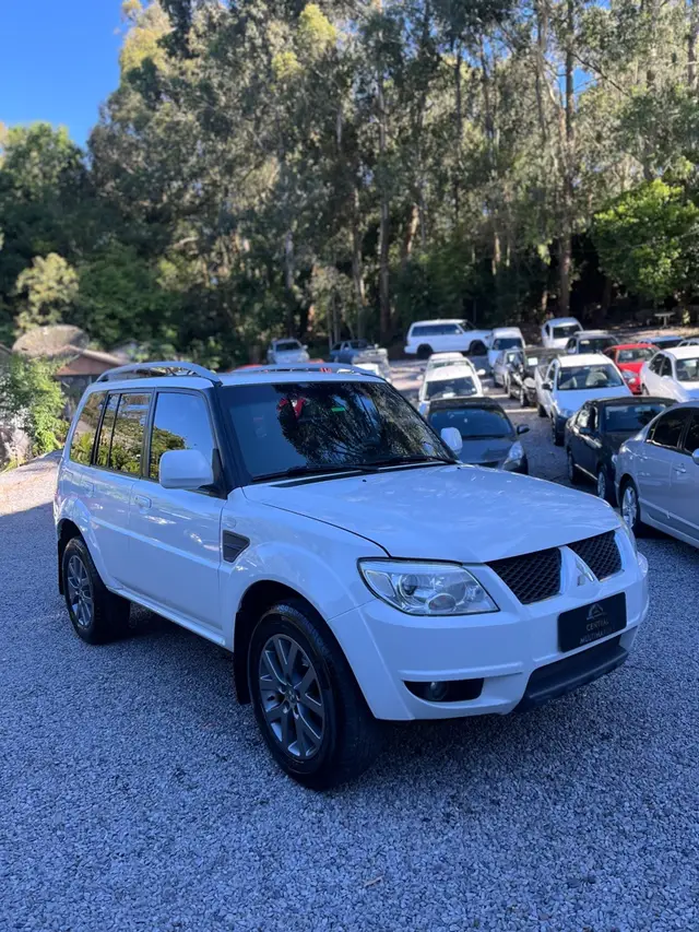 Carro Mitsubishi Pajero TR4 2014 2.0 16V 4x2 (Flex)