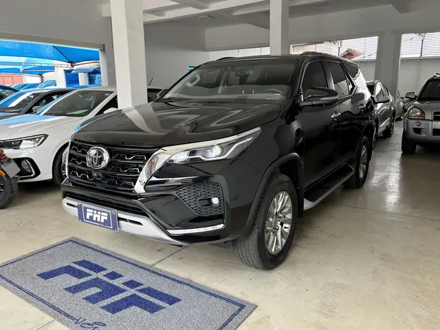 Carro Toyota SW4 2024 SRX 2.8 Turbodiesel 4x4 (Aut.) (7 Lugares)