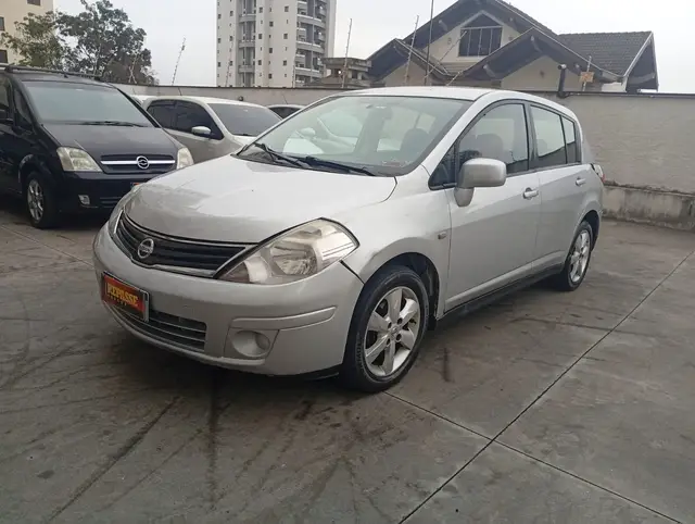 Carro Nissan Tiida 2012 S 1.8 (flex)