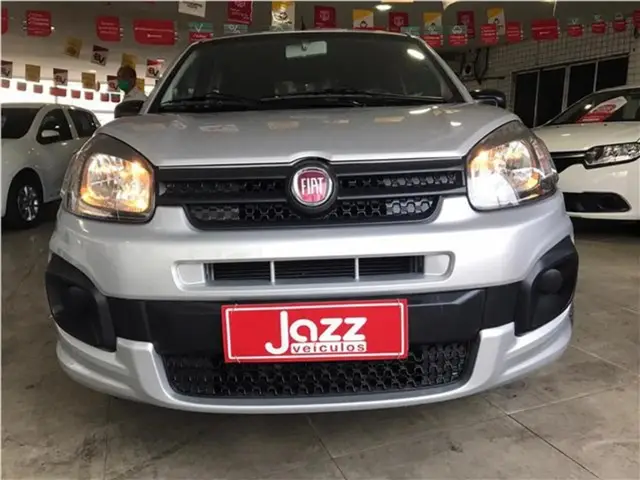 Carro Fiat Uno 2019 Attractive 1.0 8V (Flex) 4p