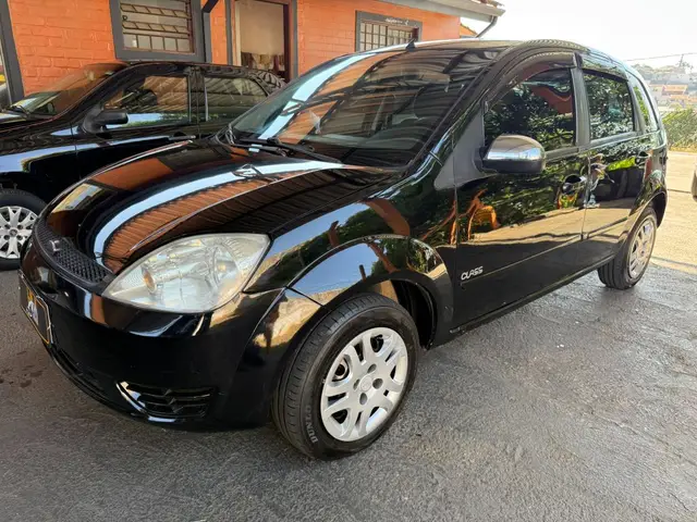 Carro Ford Fiesta Hatch 2007 Personnalité Trend 1.0 8V