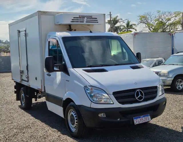 Carro Mercedes-Benz Sprinter 2013 Chassi 311 CDI