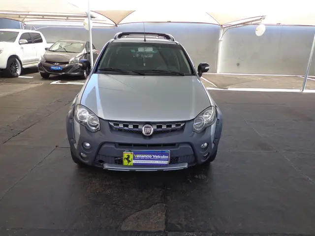 Carro Fiat Strada 2016 Adventure 1.8 16V (Flex) (Cabine Estendida)
