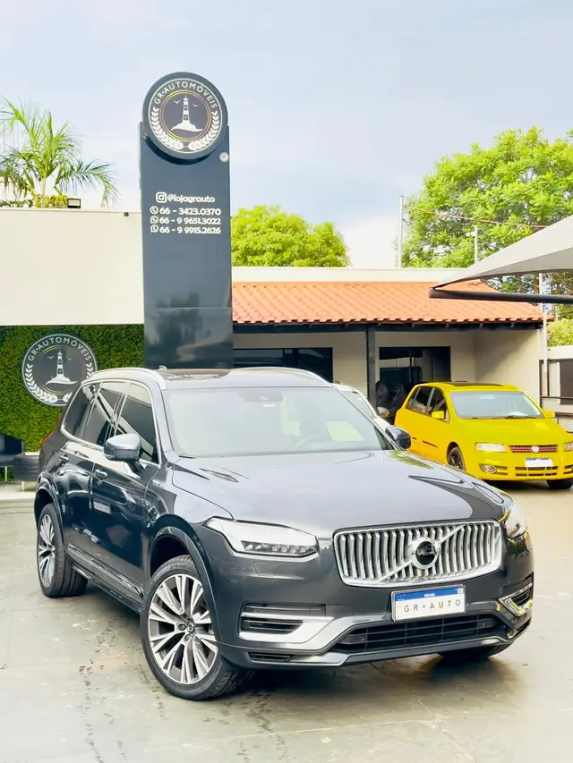 Carro Volvo XC90 2021 Momentum 2.0 T8 Hybrid AWD (Aut)