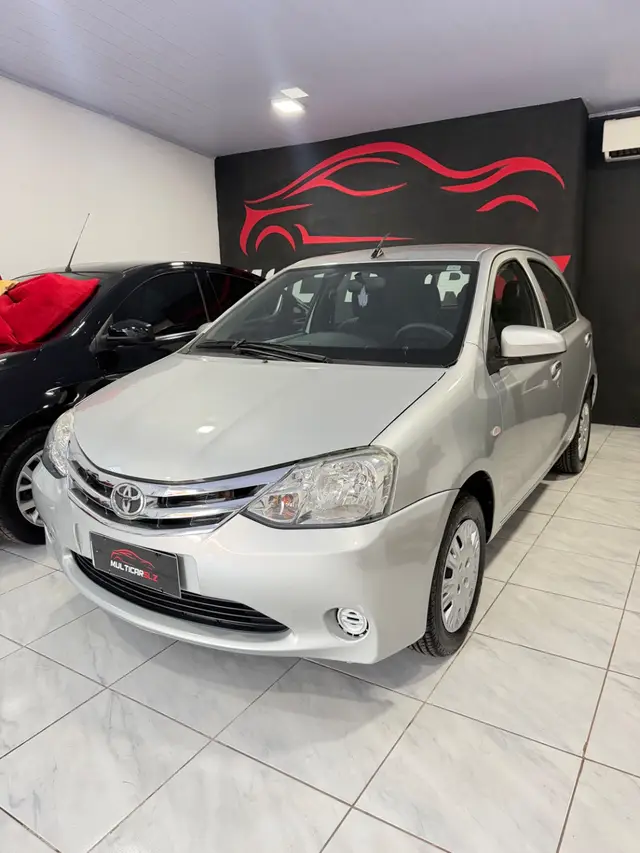 Carro Toyota Etios 2017 X 1.3 (Flex)