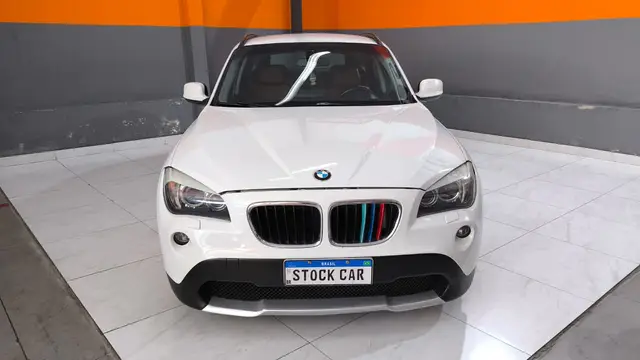 Carro BMW X1 2012 2.0 sDrive18i Top (Aut)