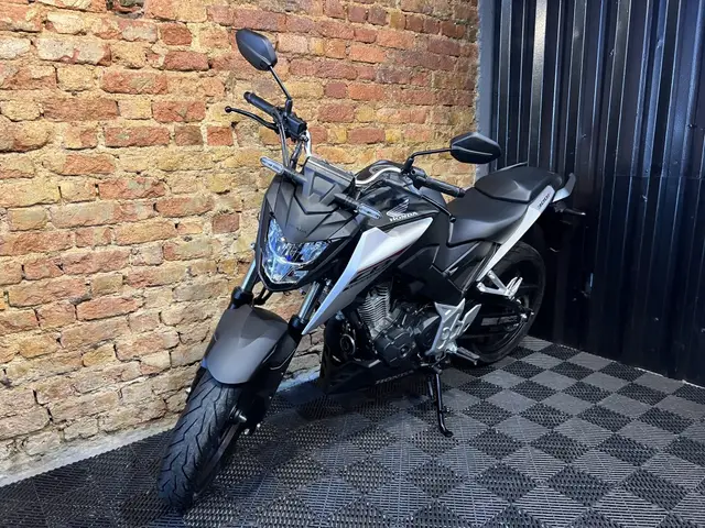 Moto Honda CB 300F Twister 2025 (CBS)
