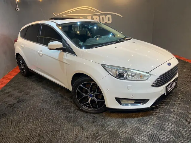 Carro Ford Focus Sedan 2016 Titanium Plus 2.0 PowerShift (Aut)