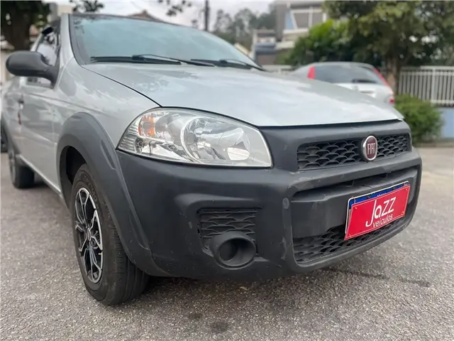 Carro Fiat Strada 2018 Hard Working 1.4 (Flex) (Cabine Simples)