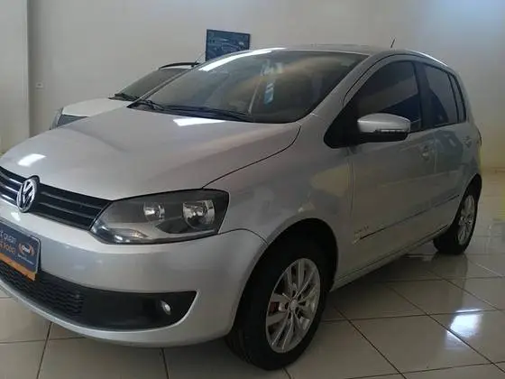 Carro Volkswagen Fox 2014 1.6 VHT Highline (Flex)