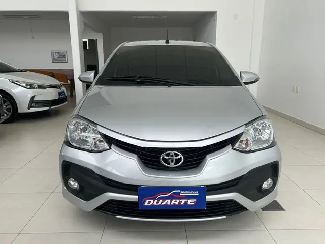 Carro Toyota Etios Sedan 2018 XLS 1.5 (Aut) (Flex)