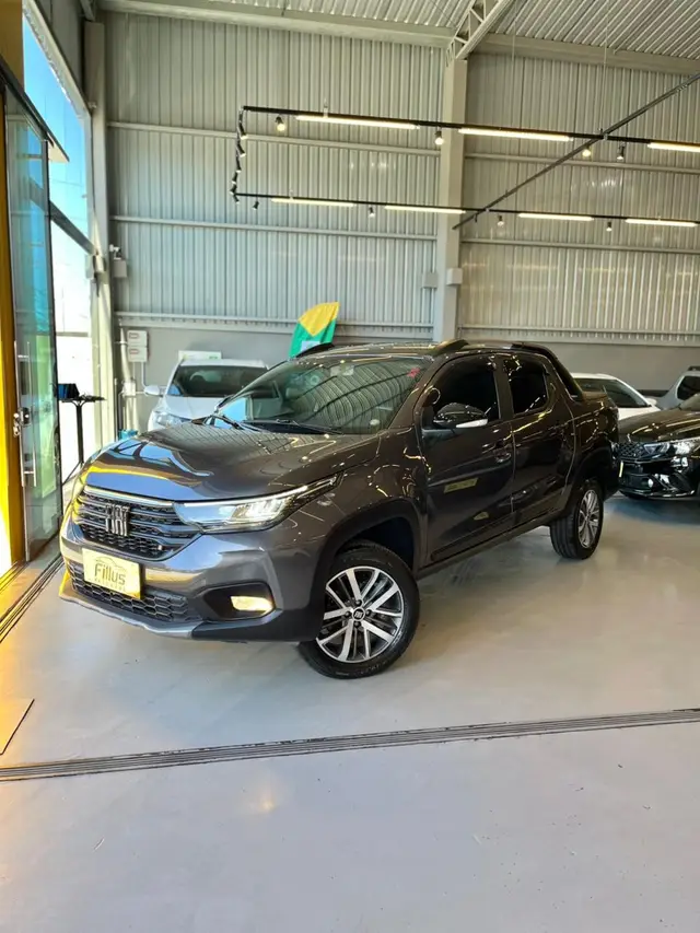 Carro Fiat Strada 2025 Volcano 1.3