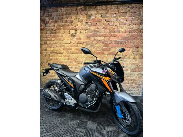 Moto Yamaha Fazer FZ25 2025 Connected