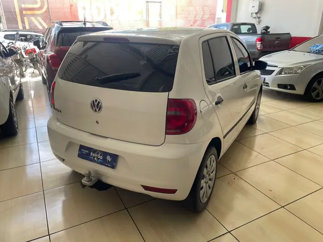 Carro Volkswagen Fox 2014 1.0 TEC (Flex) 4p